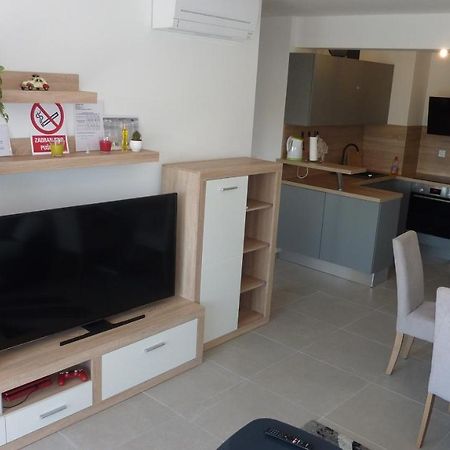 Apartment Jere With Private Parking 扎达尔 外观 照片