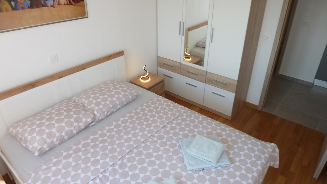 Apartment Jere With Private Parking 扎达尔 外观 照片
