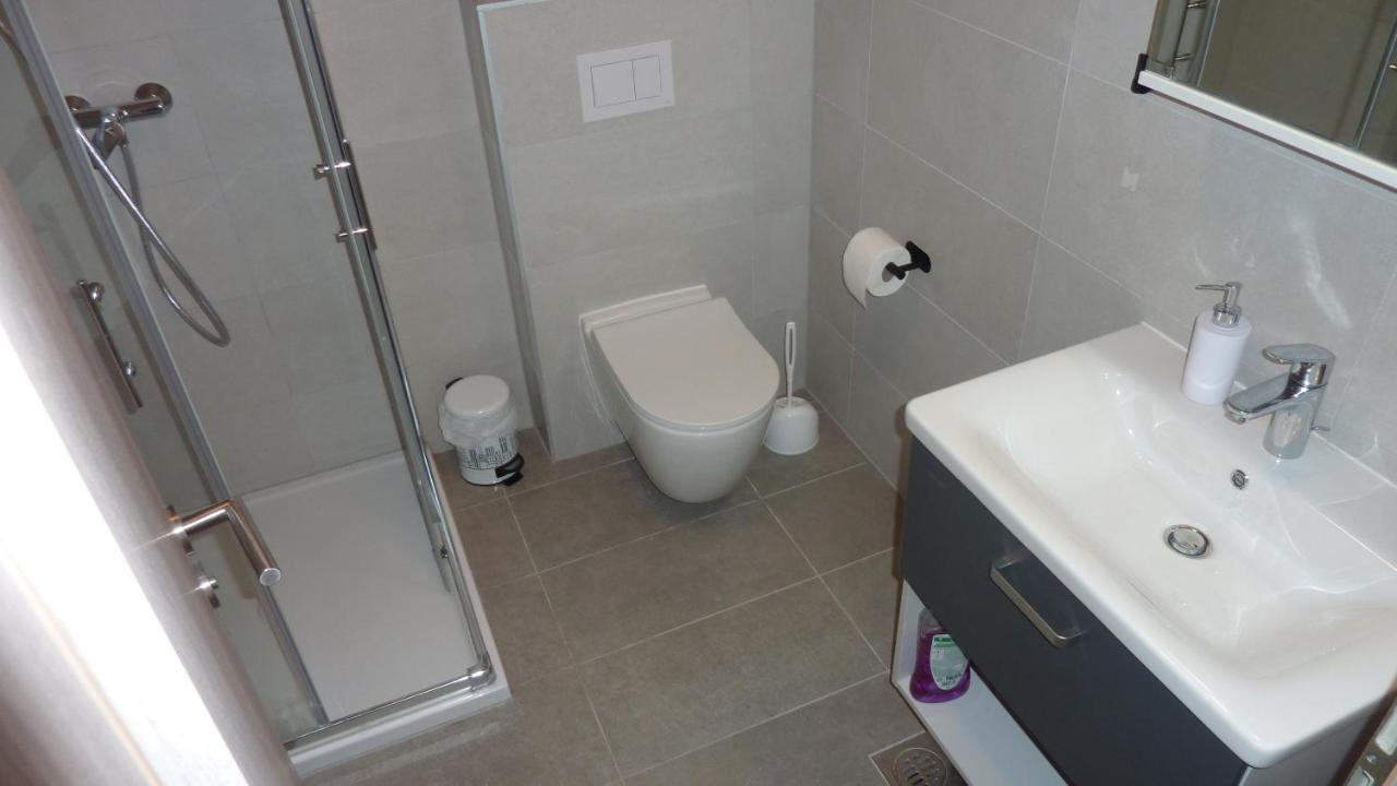 Apartment Jere With Private Parking 扎达尔 外观 照片